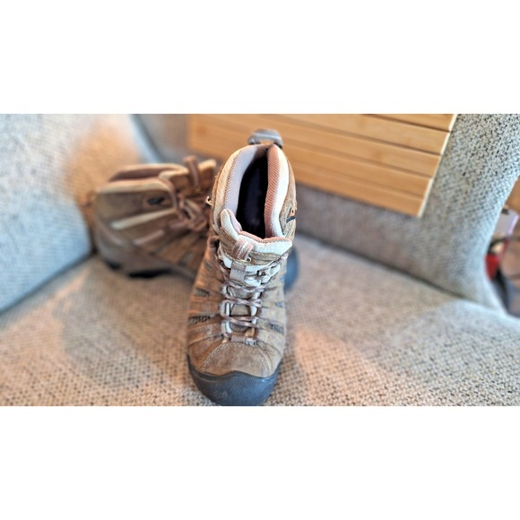KEEN  Brown Work/Trail/Hiking Shoes Womens Size 7.5 - Picture 1 of 7